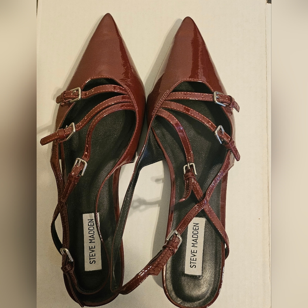 Steve Madden Women's Glossy Maroon Strappy Flats